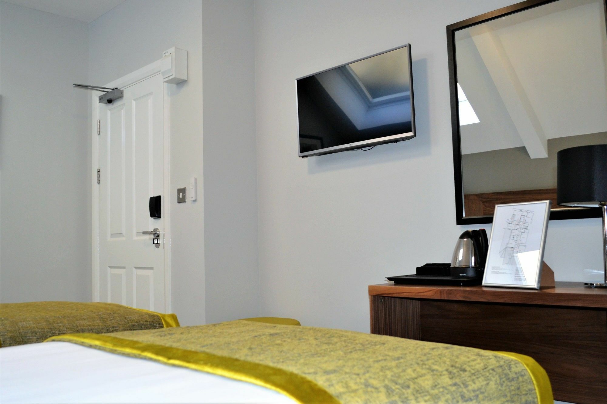 New Park Hotel Кармартен Экстерьер фото