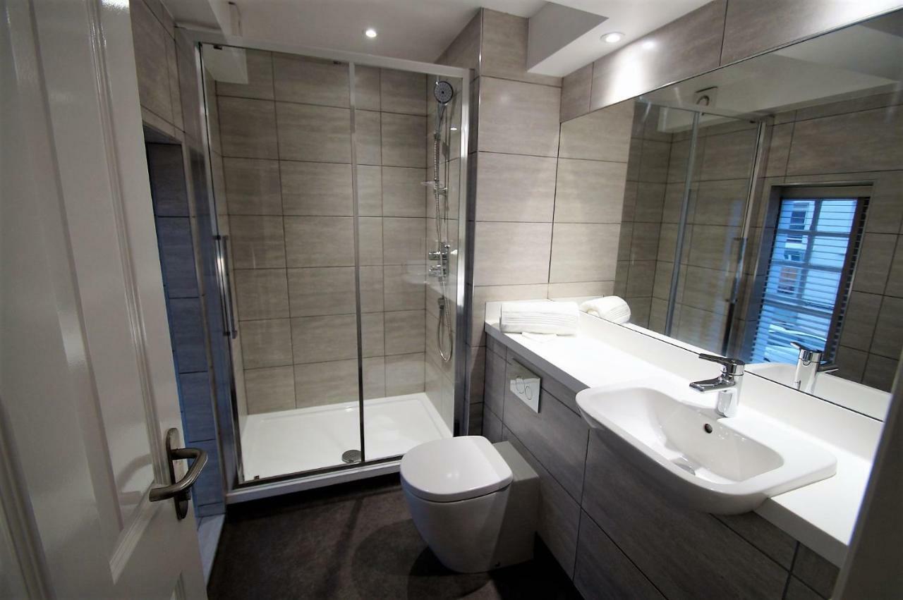 New Park Hotel Кармартен Экстерьер фото